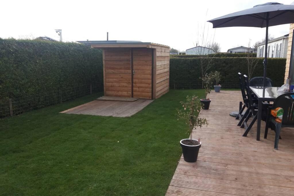 Luxe Vakantie Bungalow Met 3 Slaapkamers Dronrijp Exterior photo